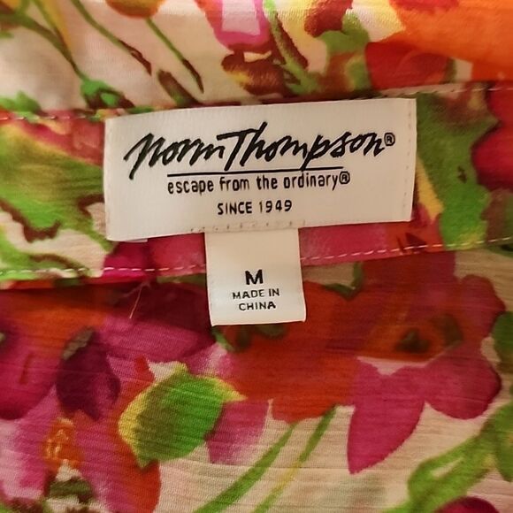 NWT Colorful Floral Blouse Lined Size M Chiffon - Picture 2 of 9
